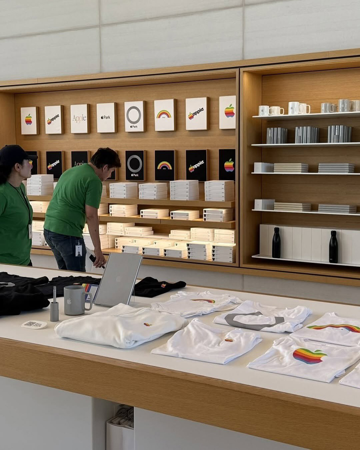 Apple’s ’80s Logo Lands on WWDC 2025 Merch Drop | Source: @supreme_leaks_news