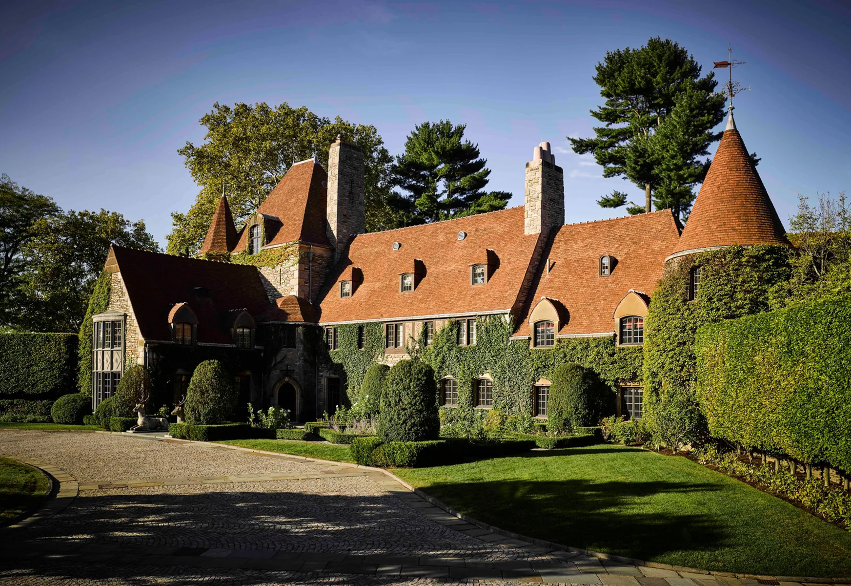 Hilfiger Homes by Tommy Hilfiger and Dee Ocleppo Hilfiger Review