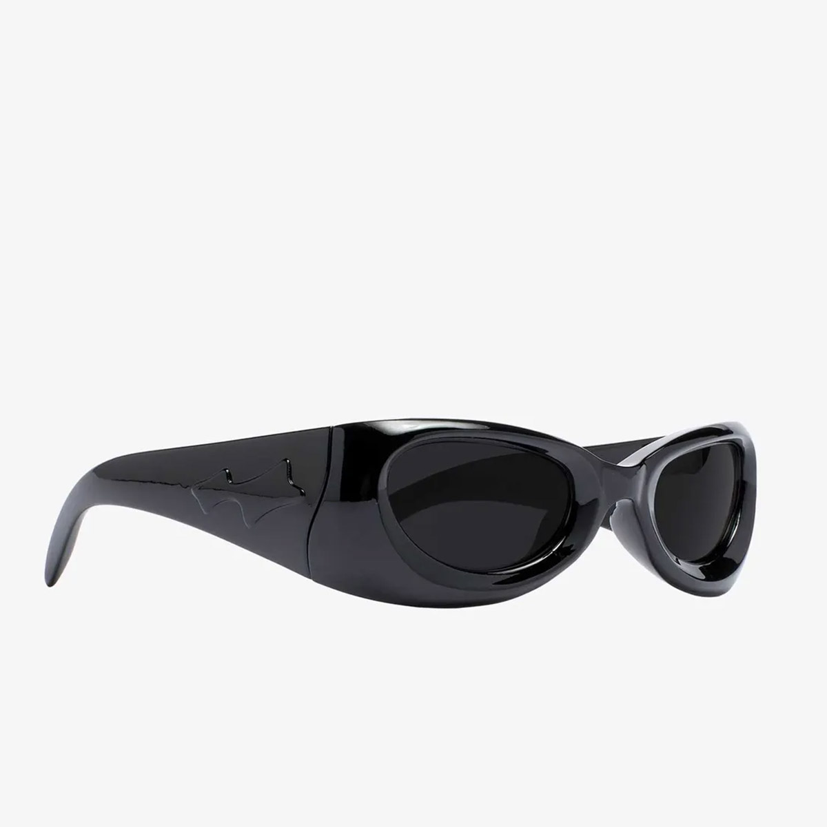 Skylrk Sunglasses in Black